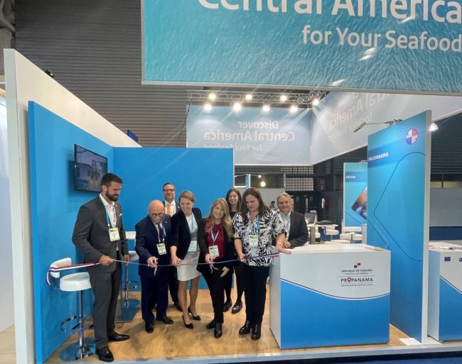 2022-04-27-Exponen oferta panameña