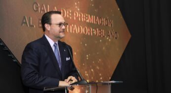 Moltó celebra a los mejores exportadores de Panamá en la gala de premiación de APEX